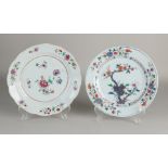 2 Chinese Family Rose plates, Ø 22.5 cm.