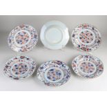 Six 18th century Chinese Imari plates Ø 22.7 cm.