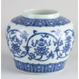 Chinese vase, Ø 14 cm.