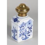 Antique tea caddy with Zwiebelmuster decor