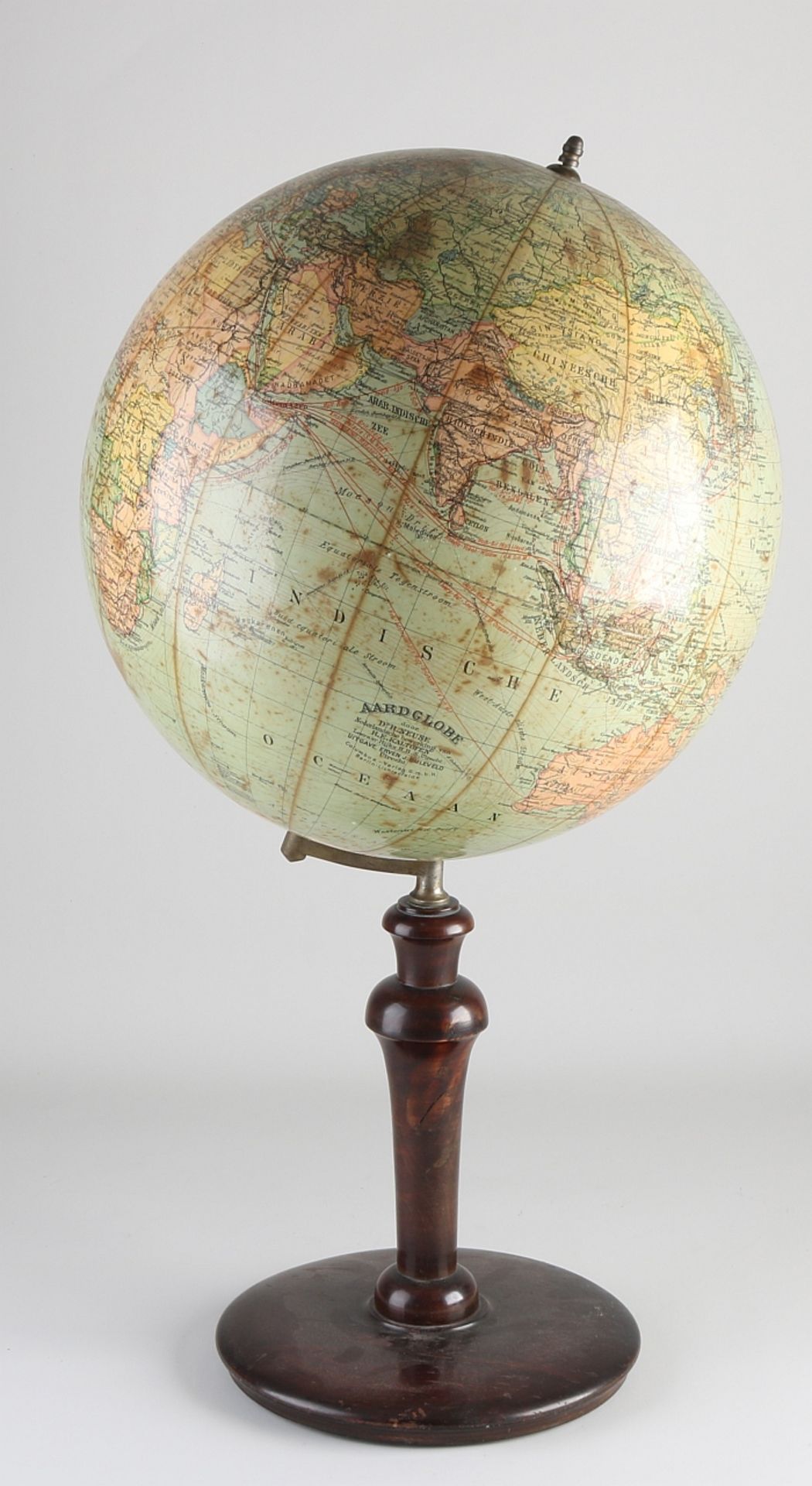 Globe on foot, 1920