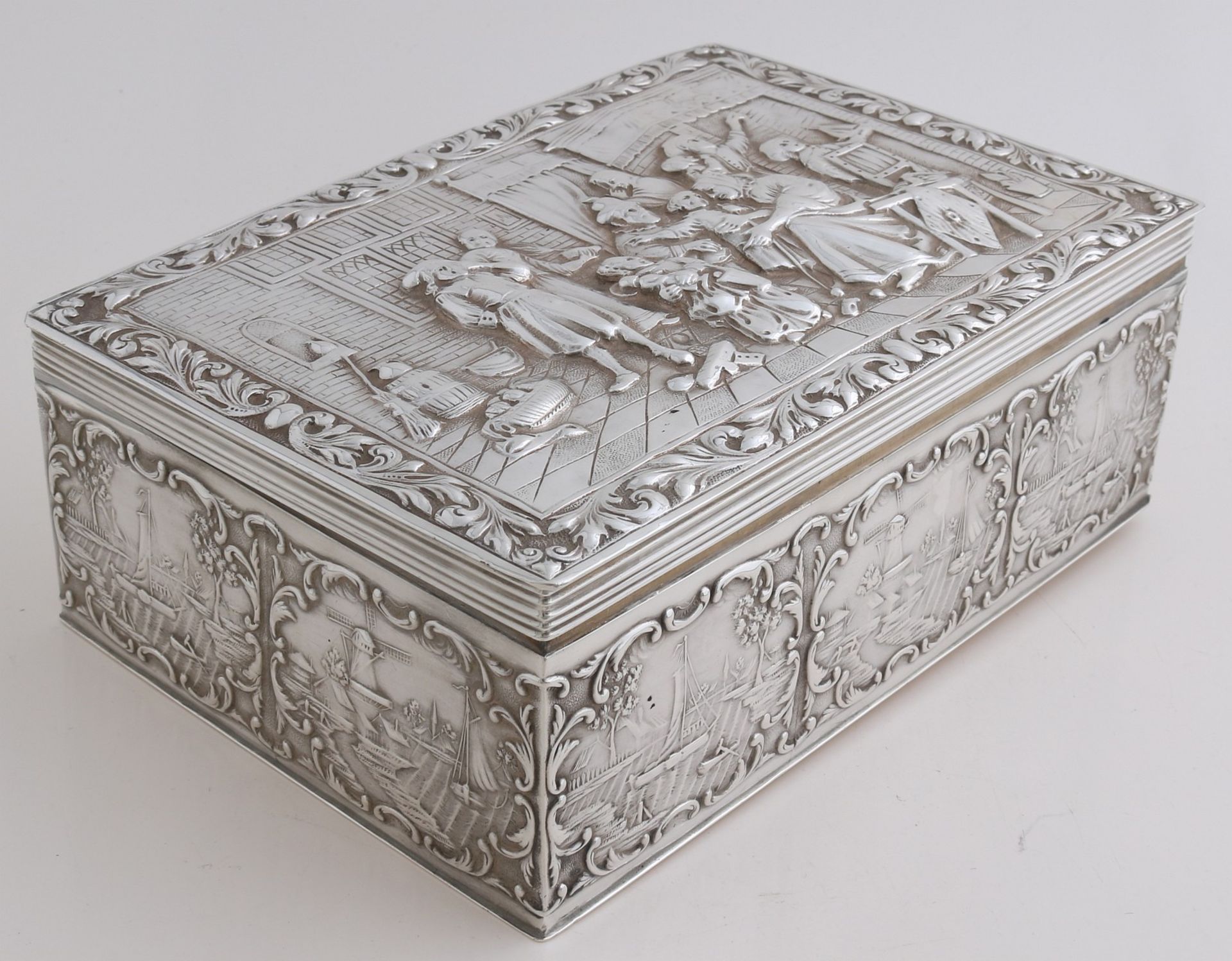 Silver biscuit tin - Image 3 of 3