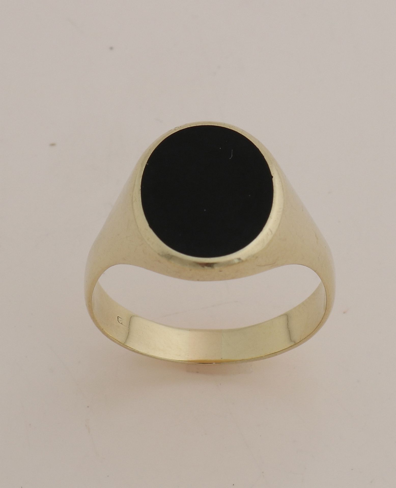 Gold men's ring onyx