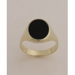 Gold men's ring onyx