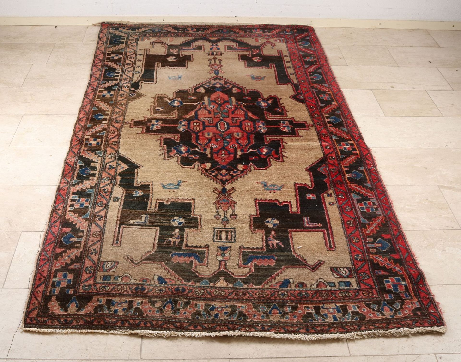 Persian rug, 135 x 264 cm.