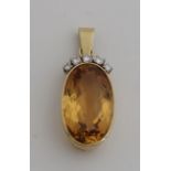 Yellow gold pendant with citrine