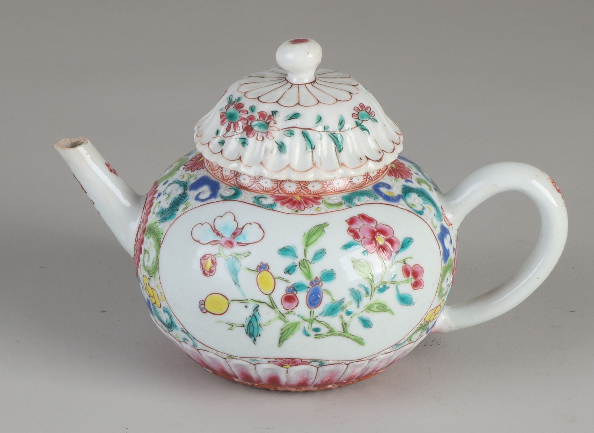 18th Century Family Rose teapot - Image 2 of 3