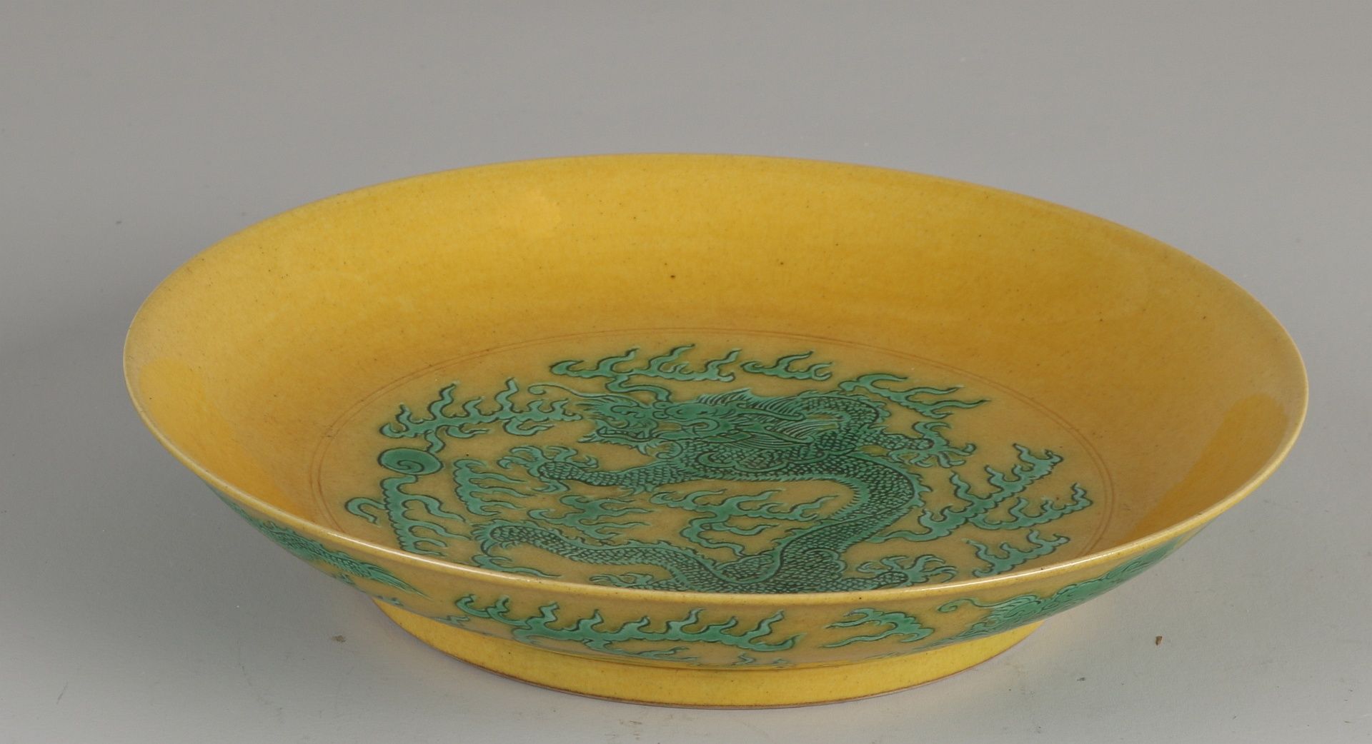 Chinese dragon dish Ø 19.4 cm. - Bild 3 aus 3