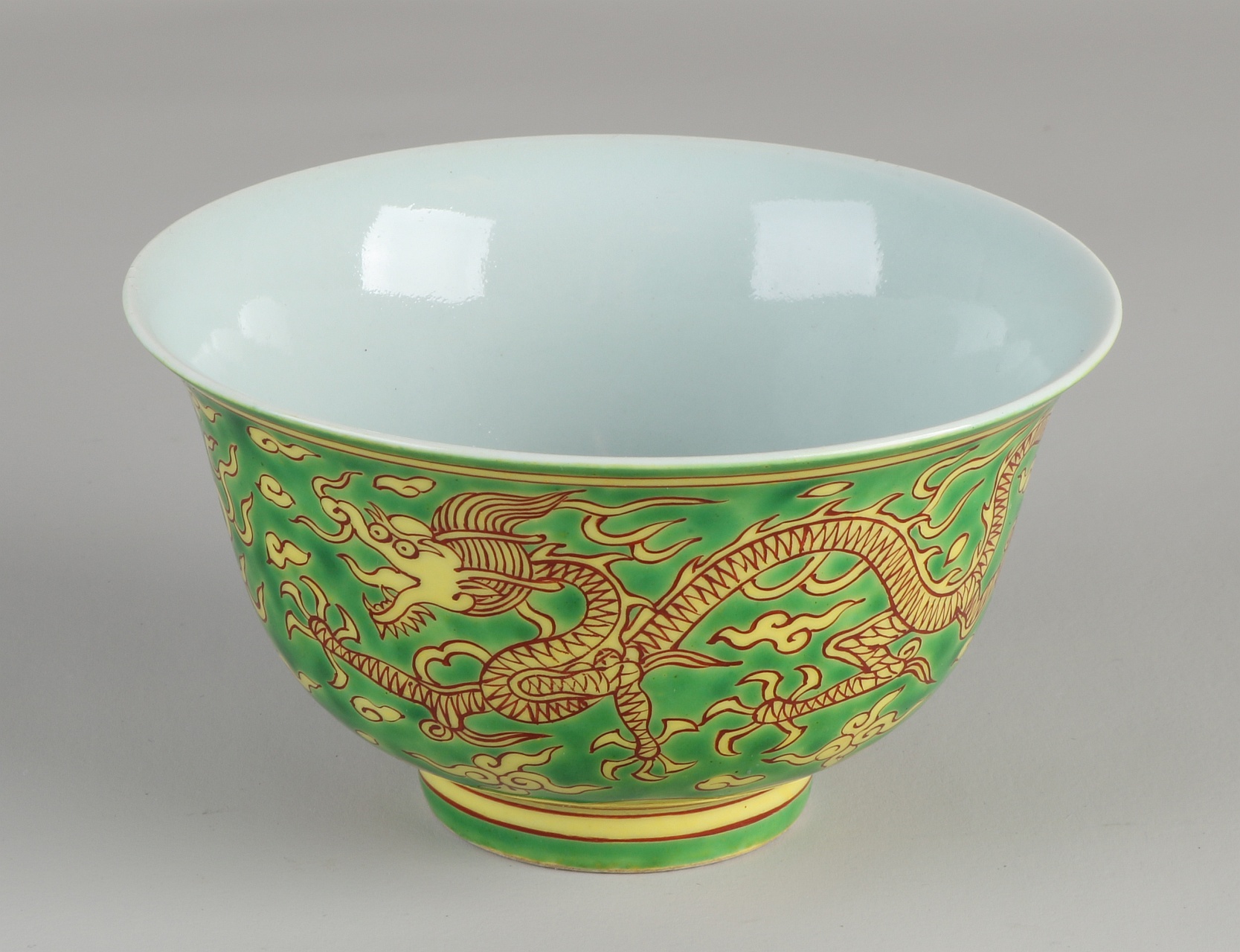 Chinese dragon bowl Ø 13 cm.