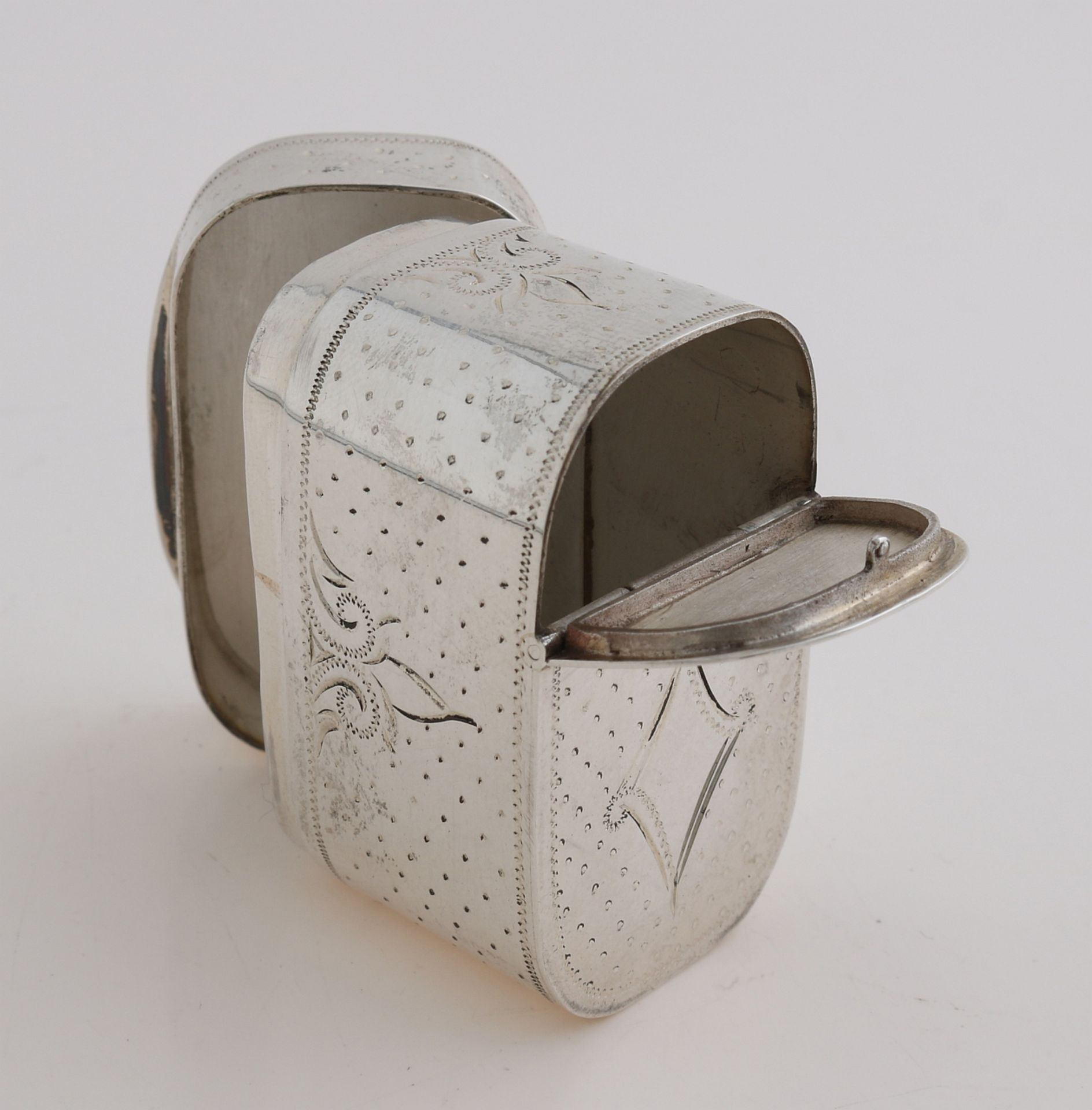 Silver nutmeg grater - Image 2 of 4