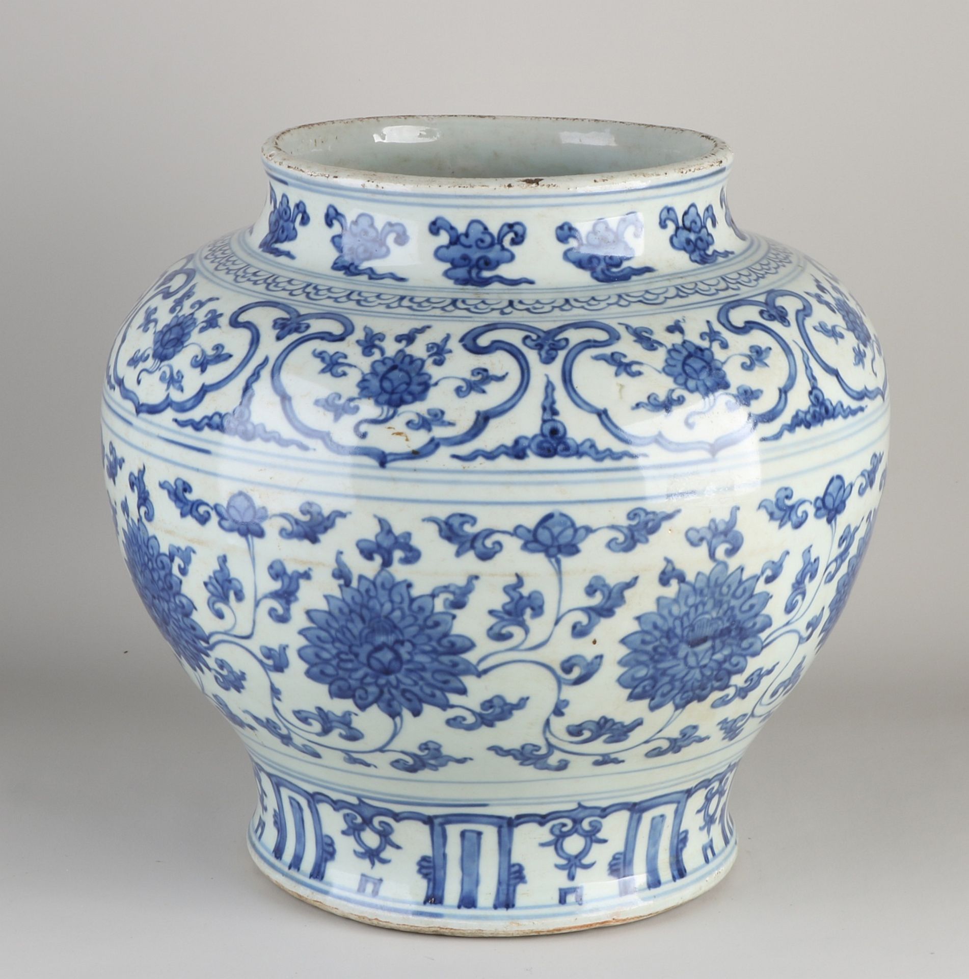 Chinese blue pot - Image 2 of 2