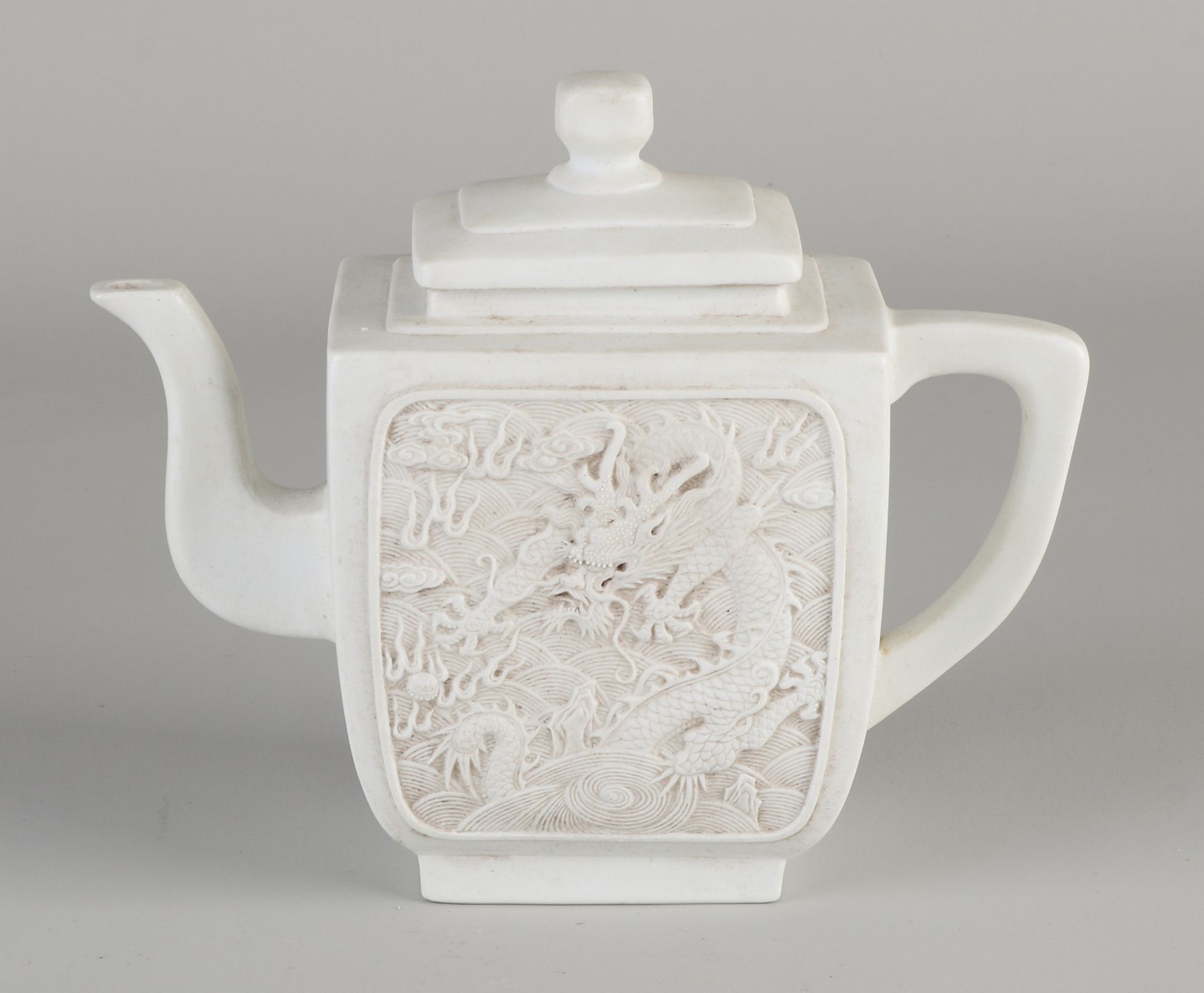 Chinese teapot with dragons - Image 3 of 3