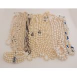 Lot with pearls