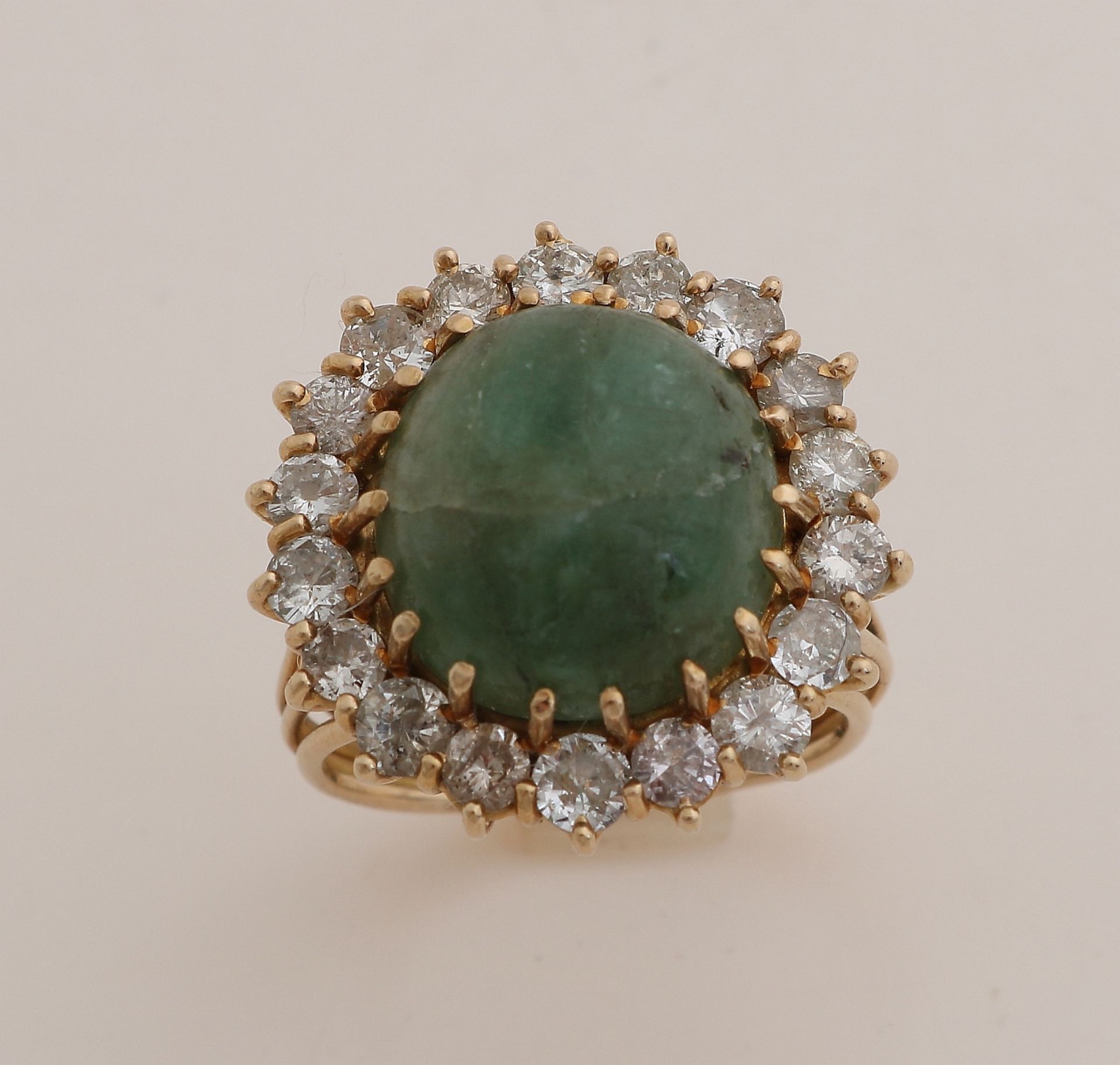 Gold ring with nephrite and diamond