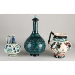 3 Delft vases
