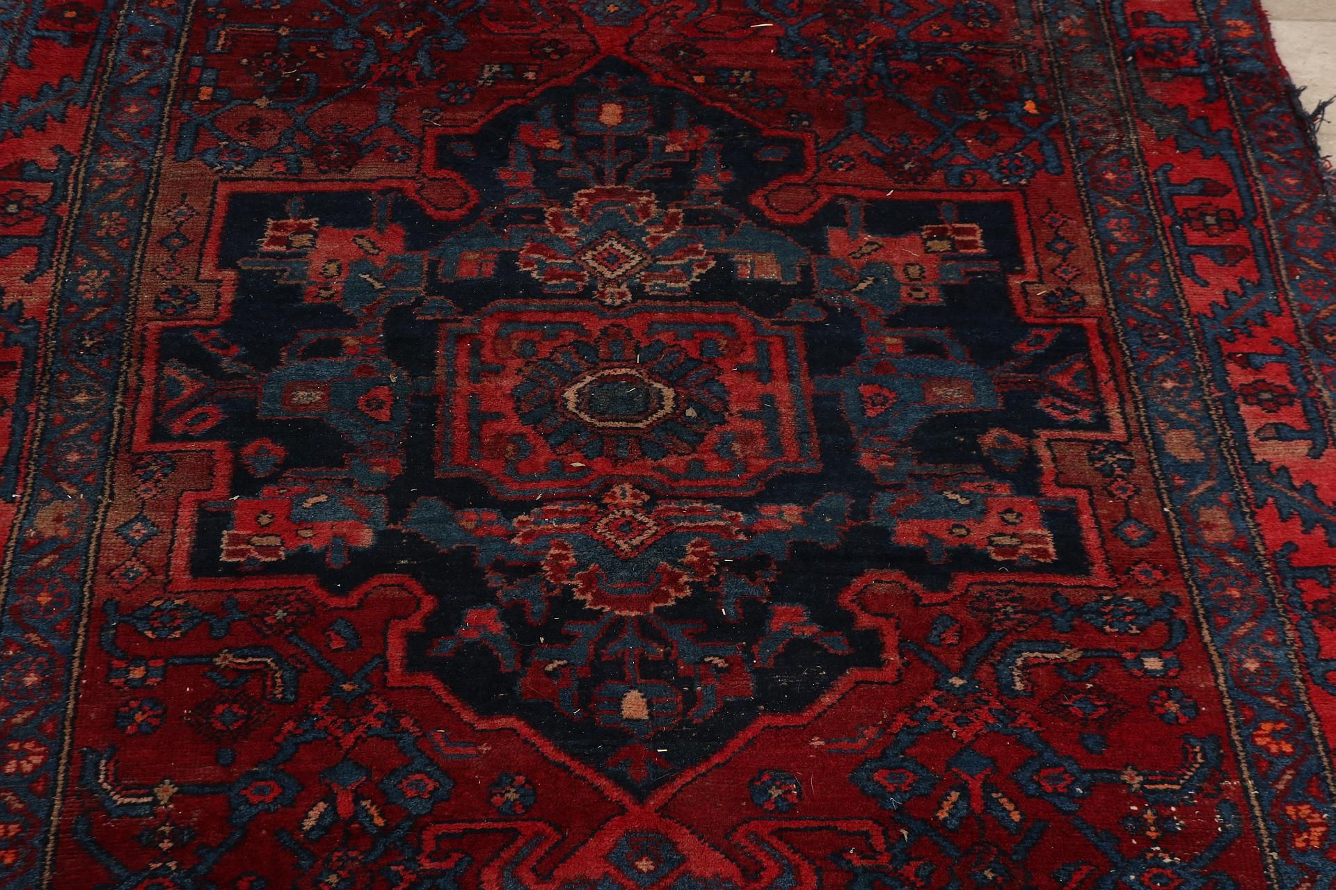 Persian carpet, 196 x 132 cm. - Bild 2 aus 4