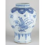Chinese vase, H 32.5 cm.