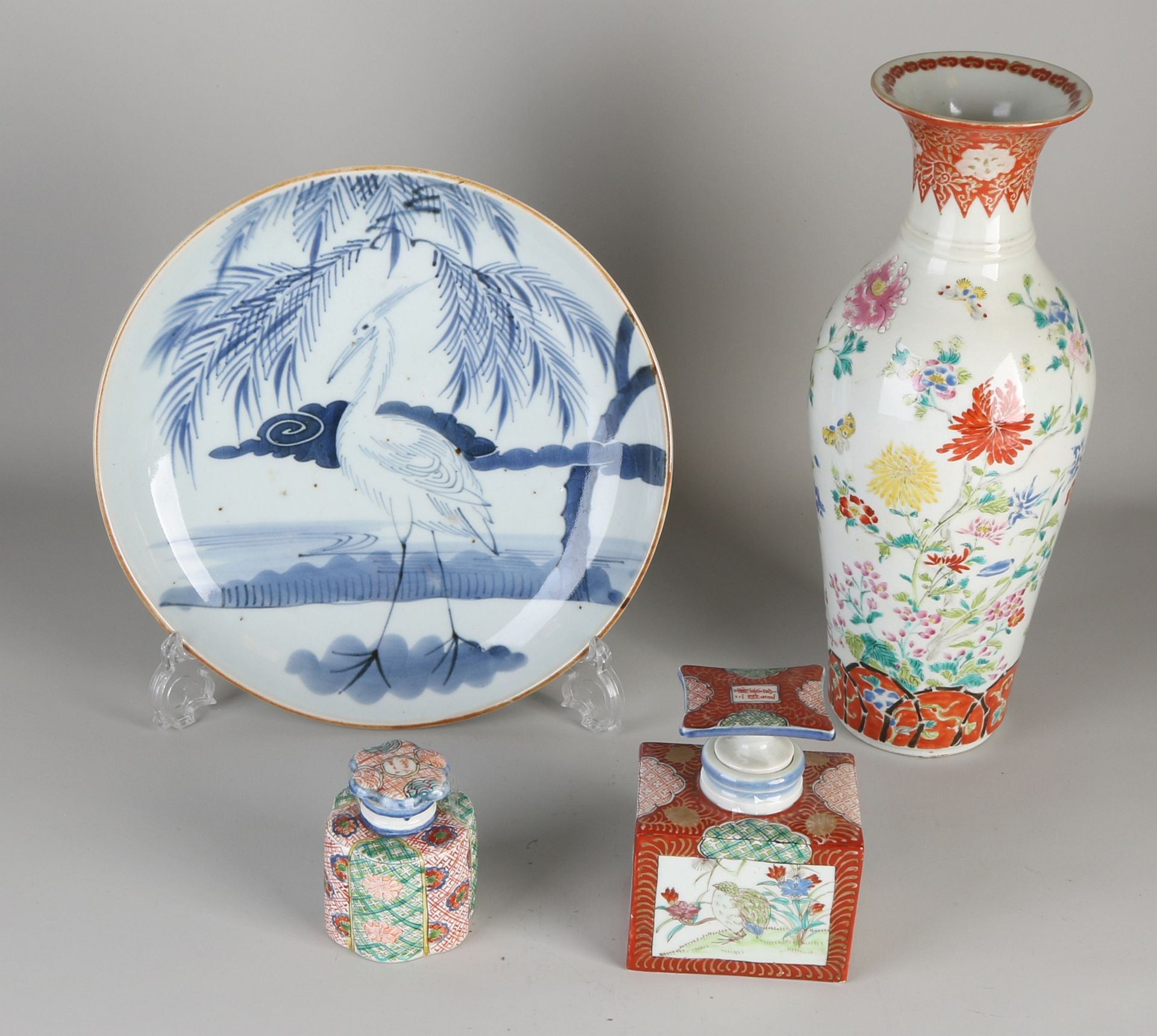 4 parts of antique Japanese porcelain