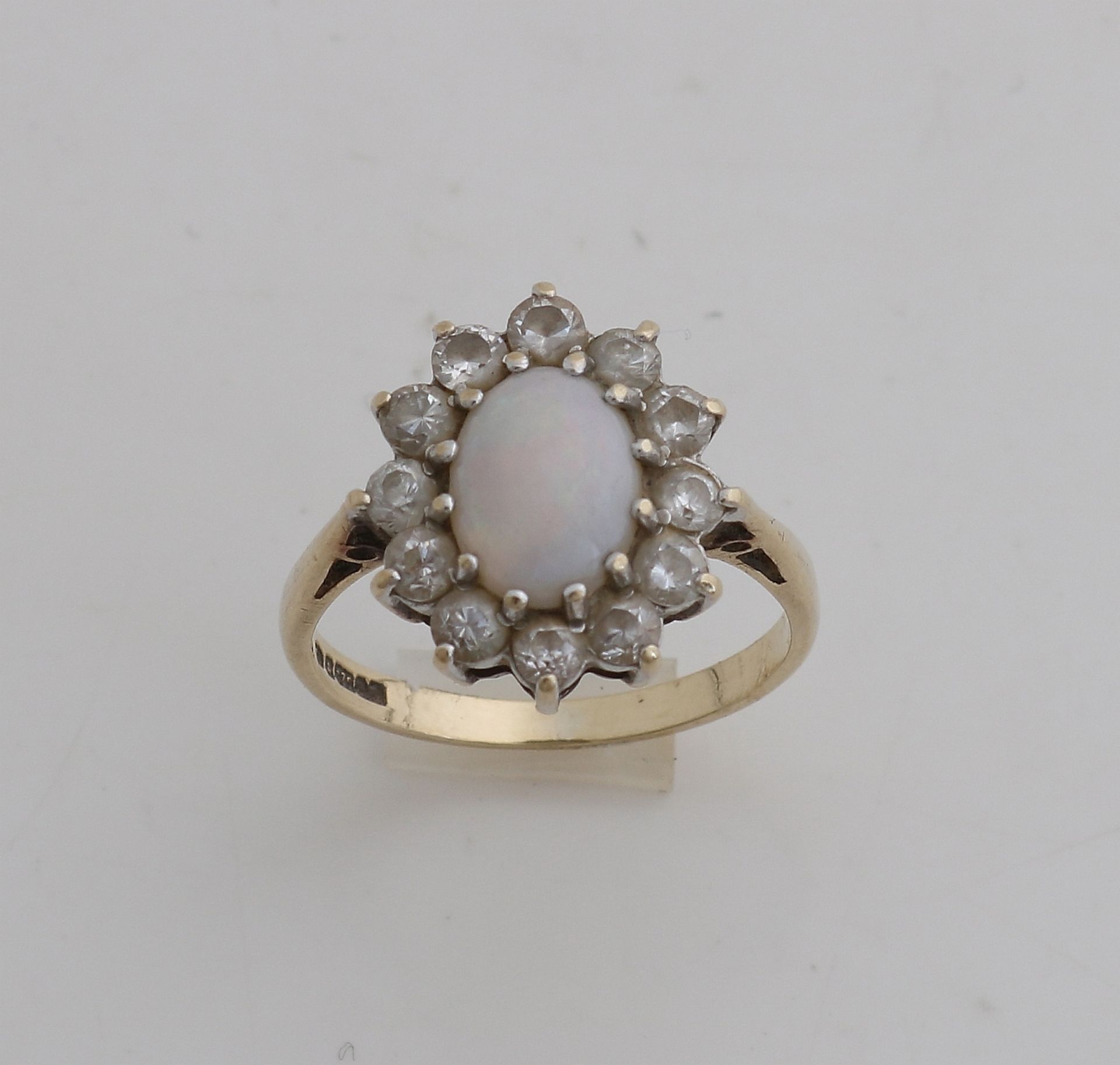 Ring with opal