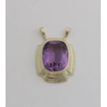 Gold pendant amethyst