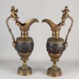 2 Bronze show vases