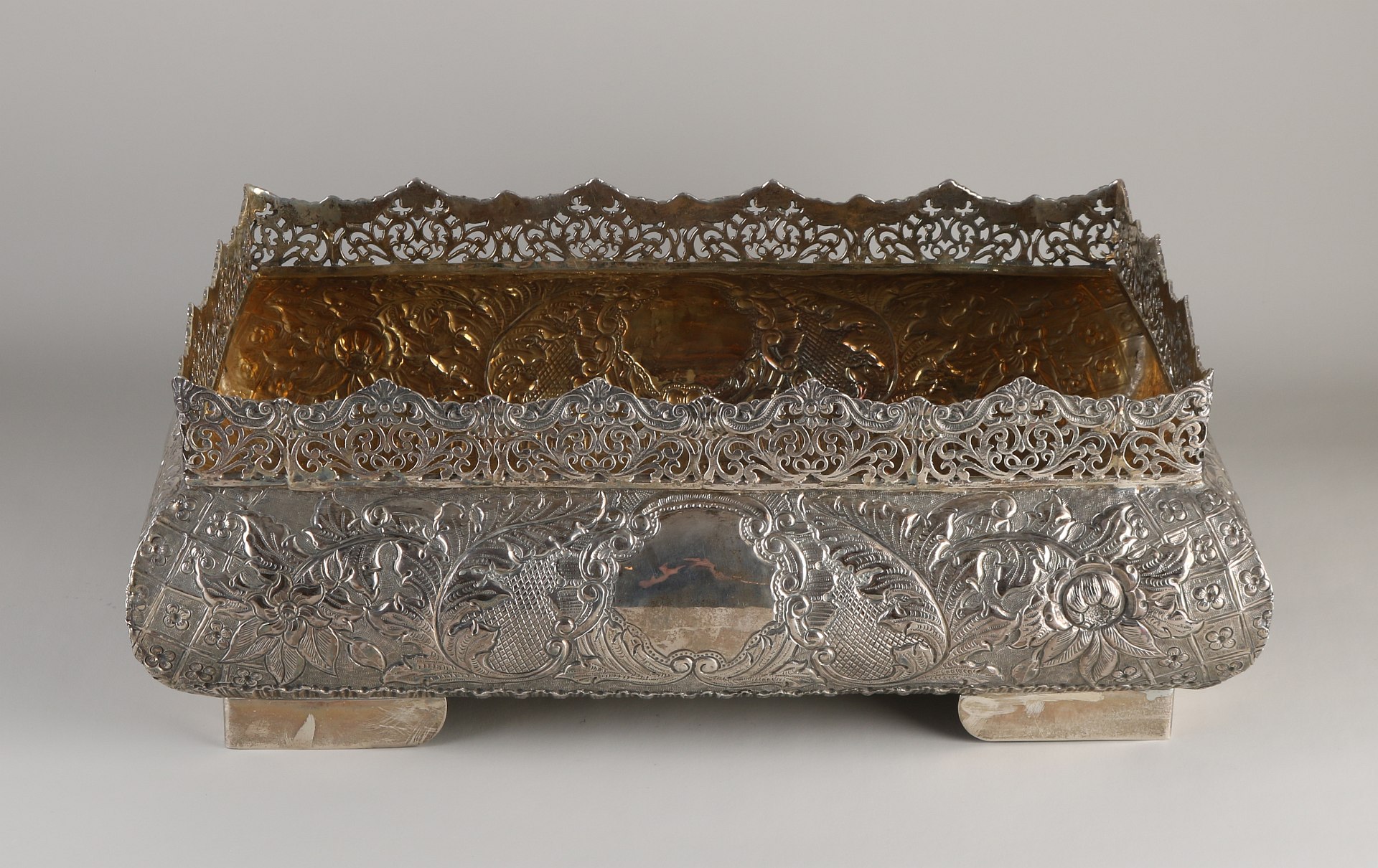 Silver table piece - Image 2 of 2