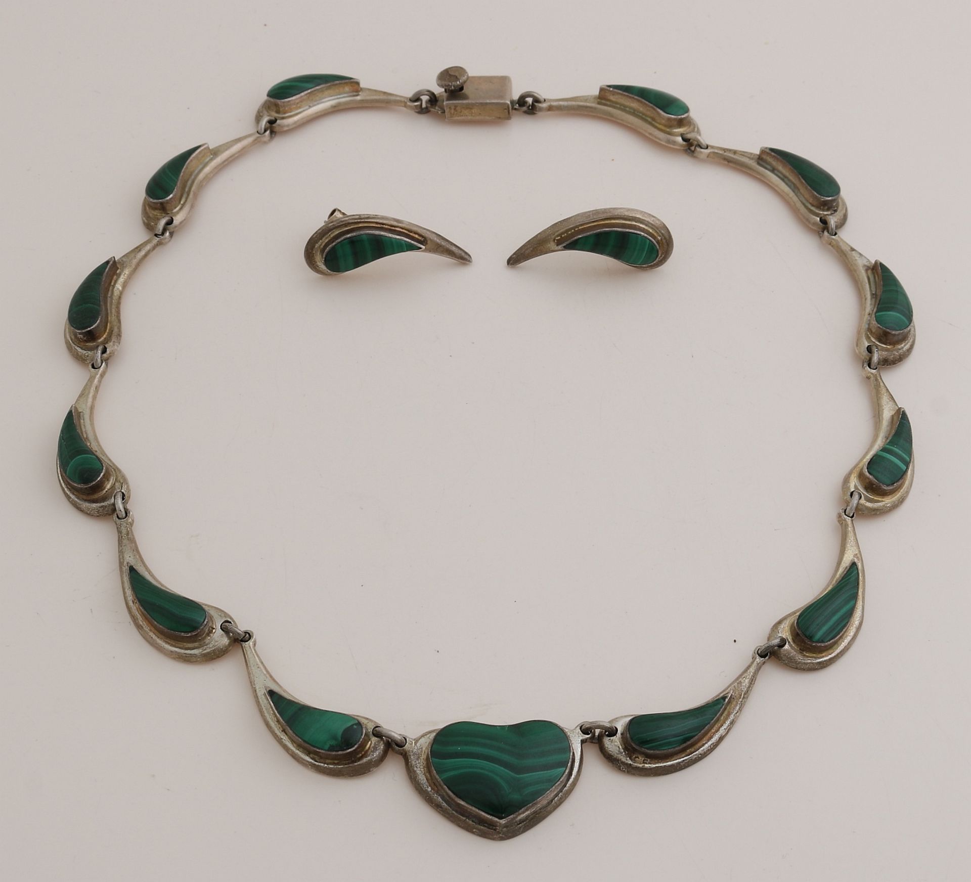 Silver choker and earrings malachite