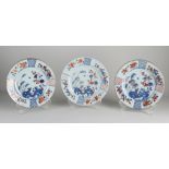 Three Chinese Imari plates Ø 23 cm.