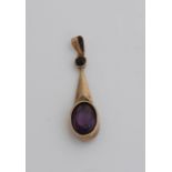 Gold pendant amethyst