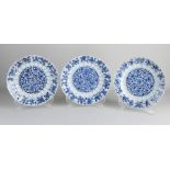 Three Chinese Kang Xi plates, Ø 22 cm.