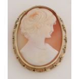 Gold cameo brooch / pendant