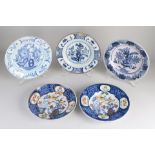 5 Delft plates Ø 22 -23 cm.