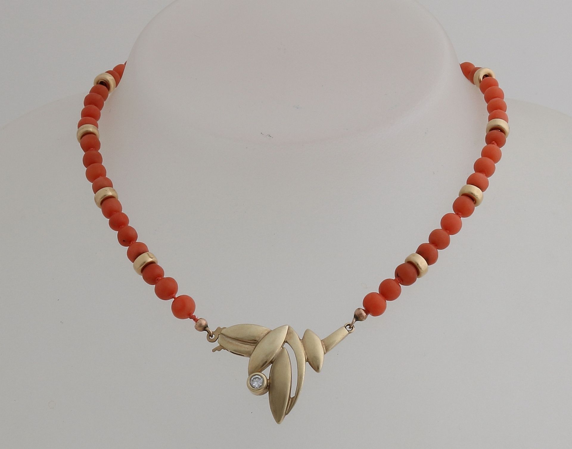 Red coral necklace with gold