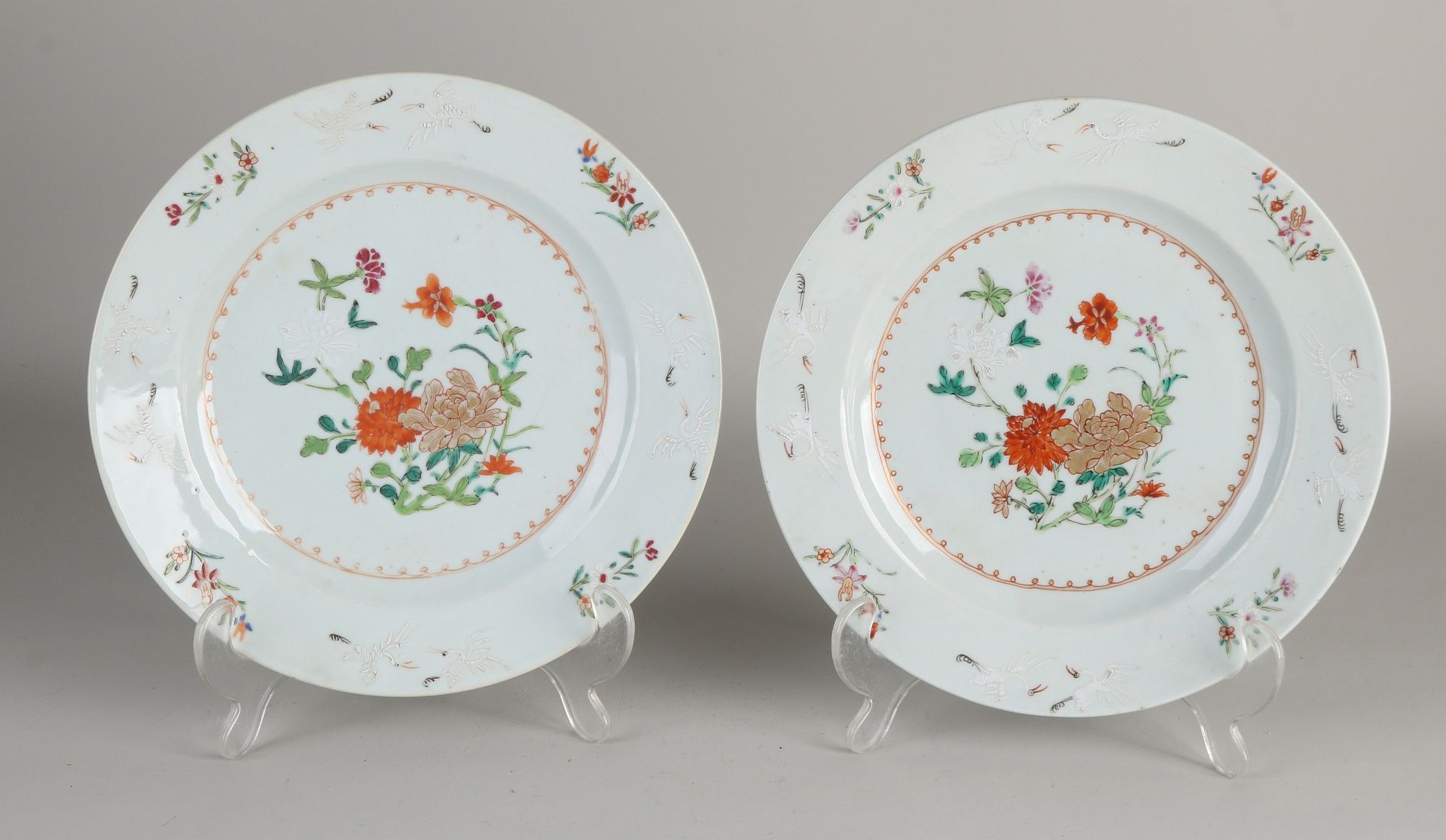 2 Chinese Family Rose plates, Ø 22.7 cm.
