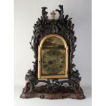 Monumental table clock