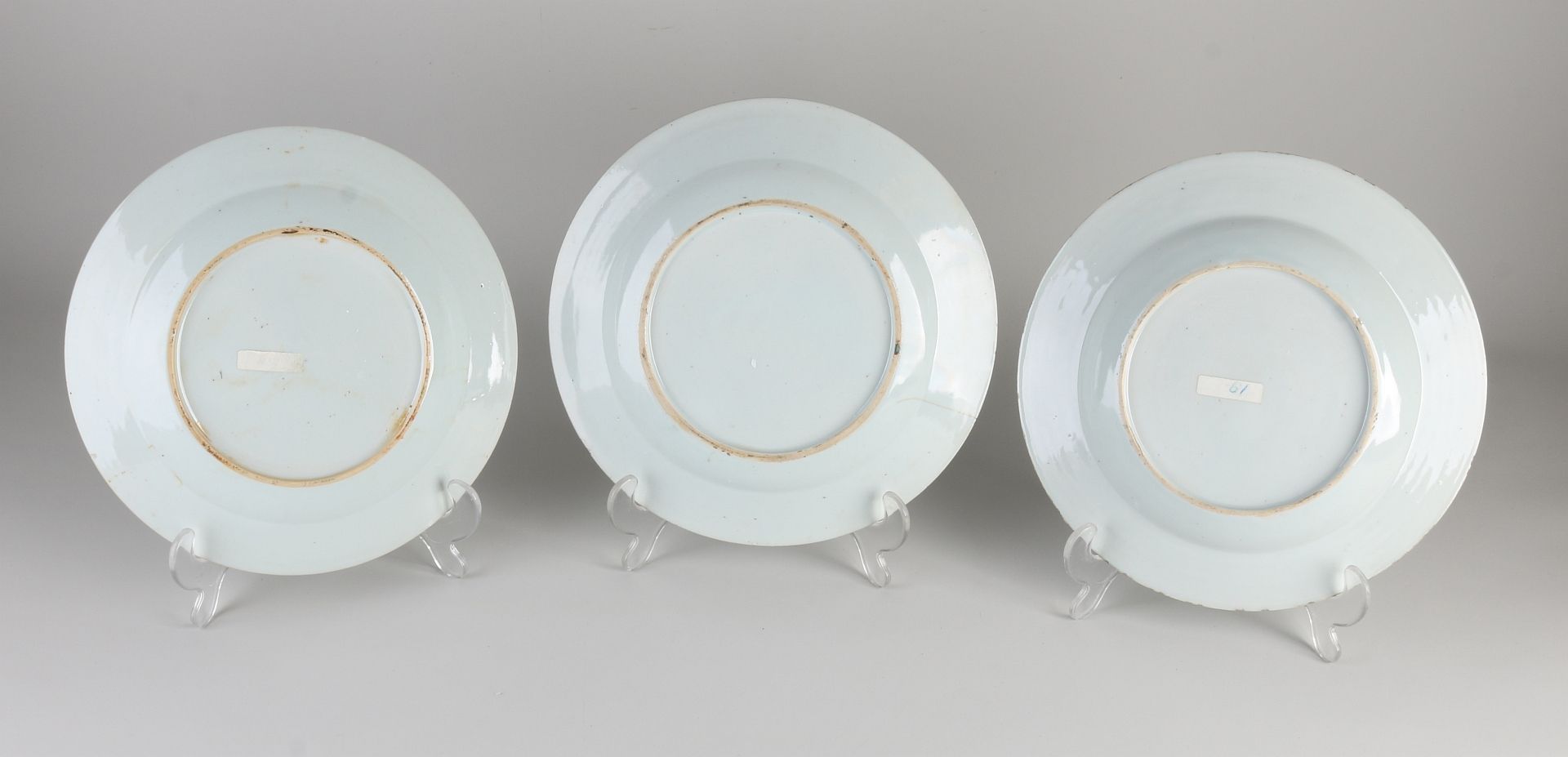 Three Chinese Family Rose plates Ø 22 cm. - Bild 2 aus 2