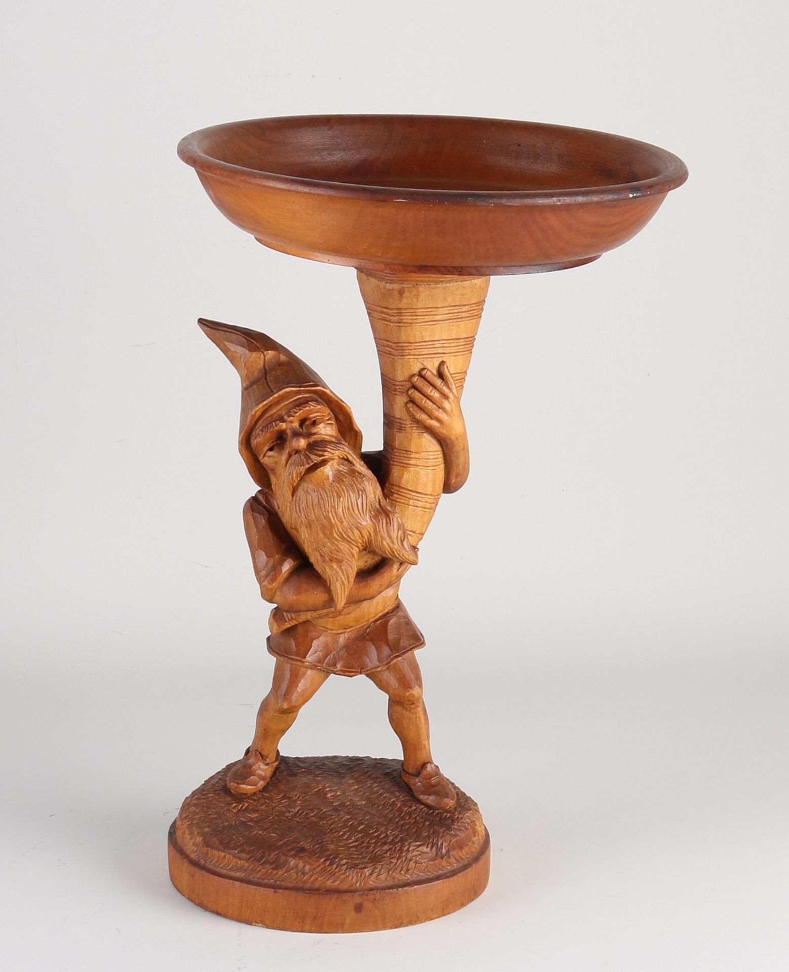 Carved table bowl, 1920