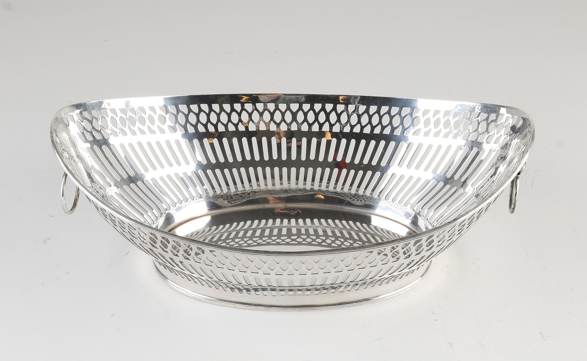 Silver bread basket - Image 2 of 2