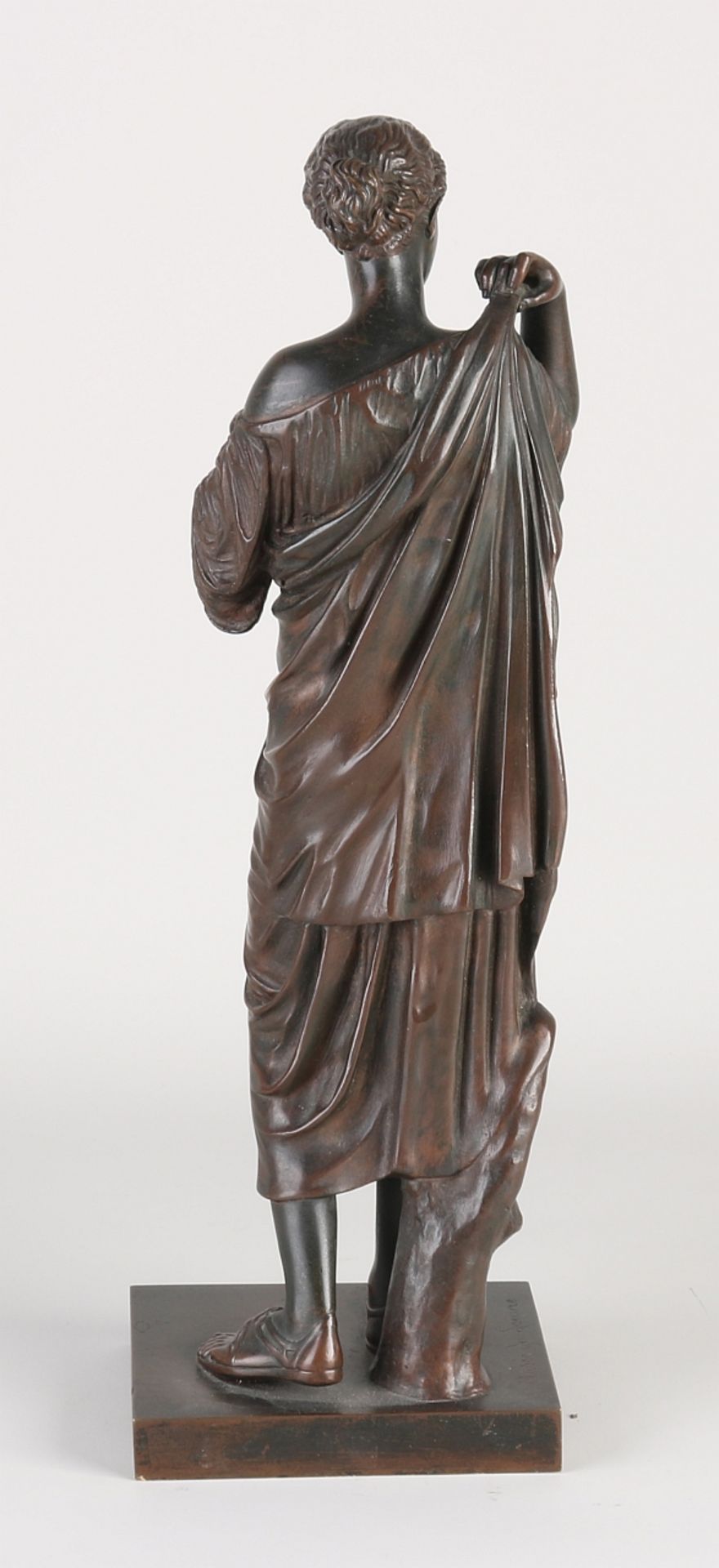 Bronze statue, Greek woman - Image 2 of 2