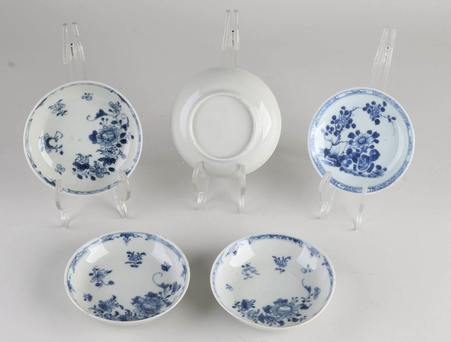 Five Chinese dishes, Ø 10 - 11 cm.