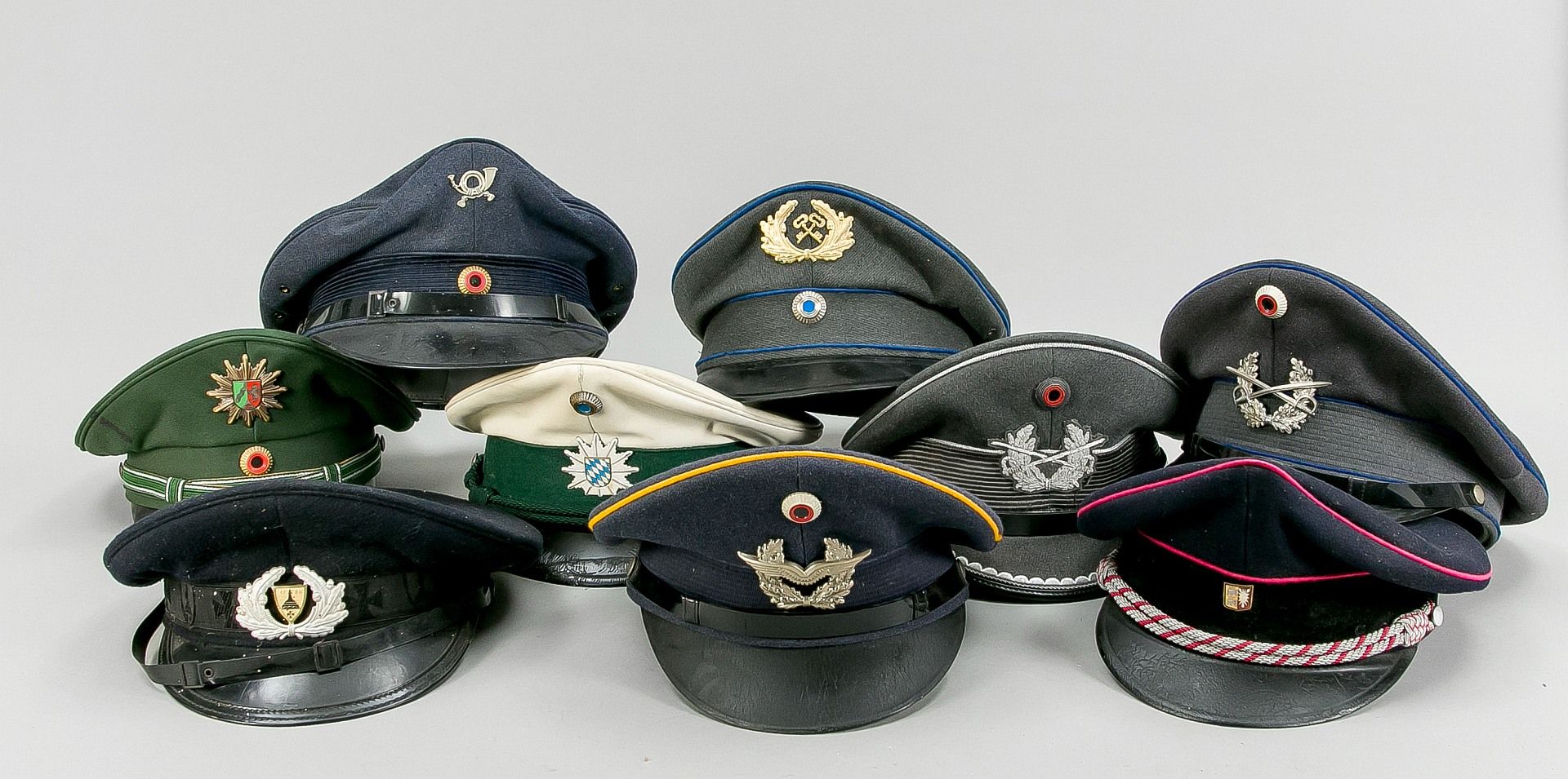 Lot with German (service) caps (9x)