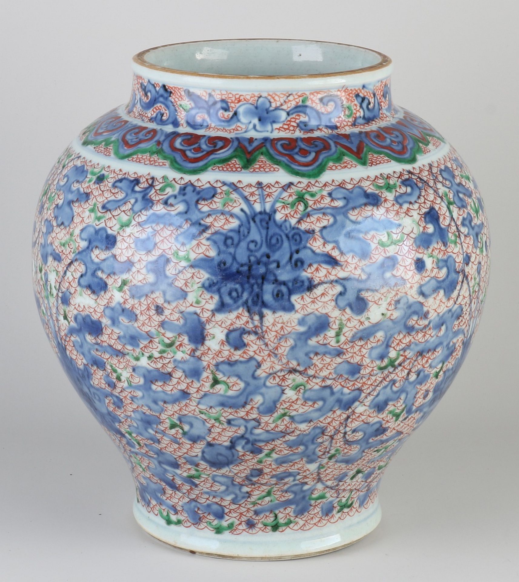 Antique Wucai pot