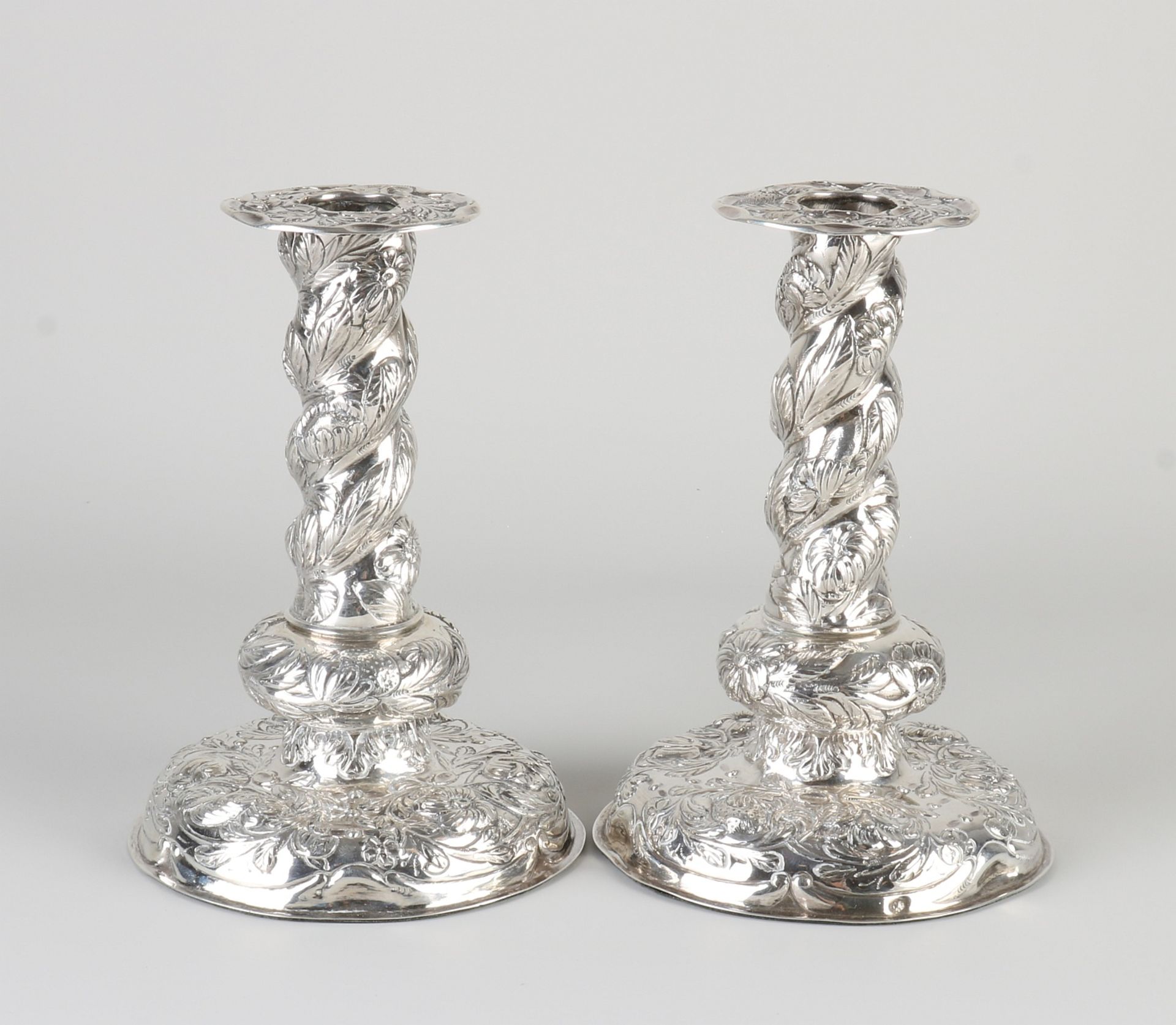 Two silver candlesticks - Bild 2 aus 2
