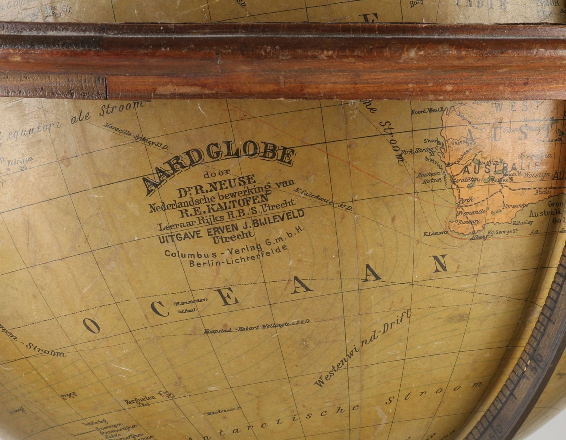 antique globe - Image 3 of 3
