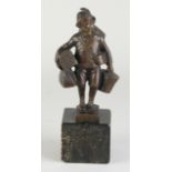 Bronze statue, Boy with suitcases