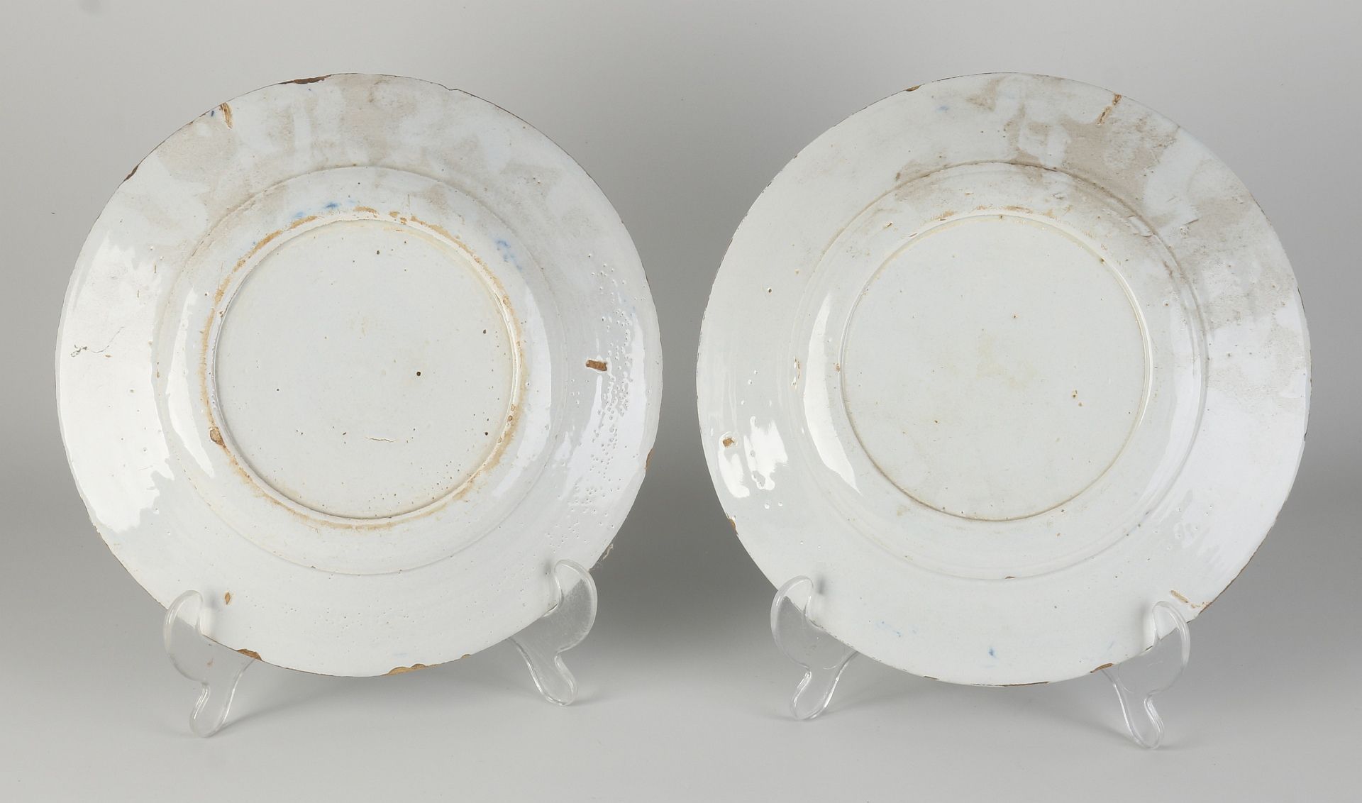 Two 18th century Delft plates - Bild 2 aus 2