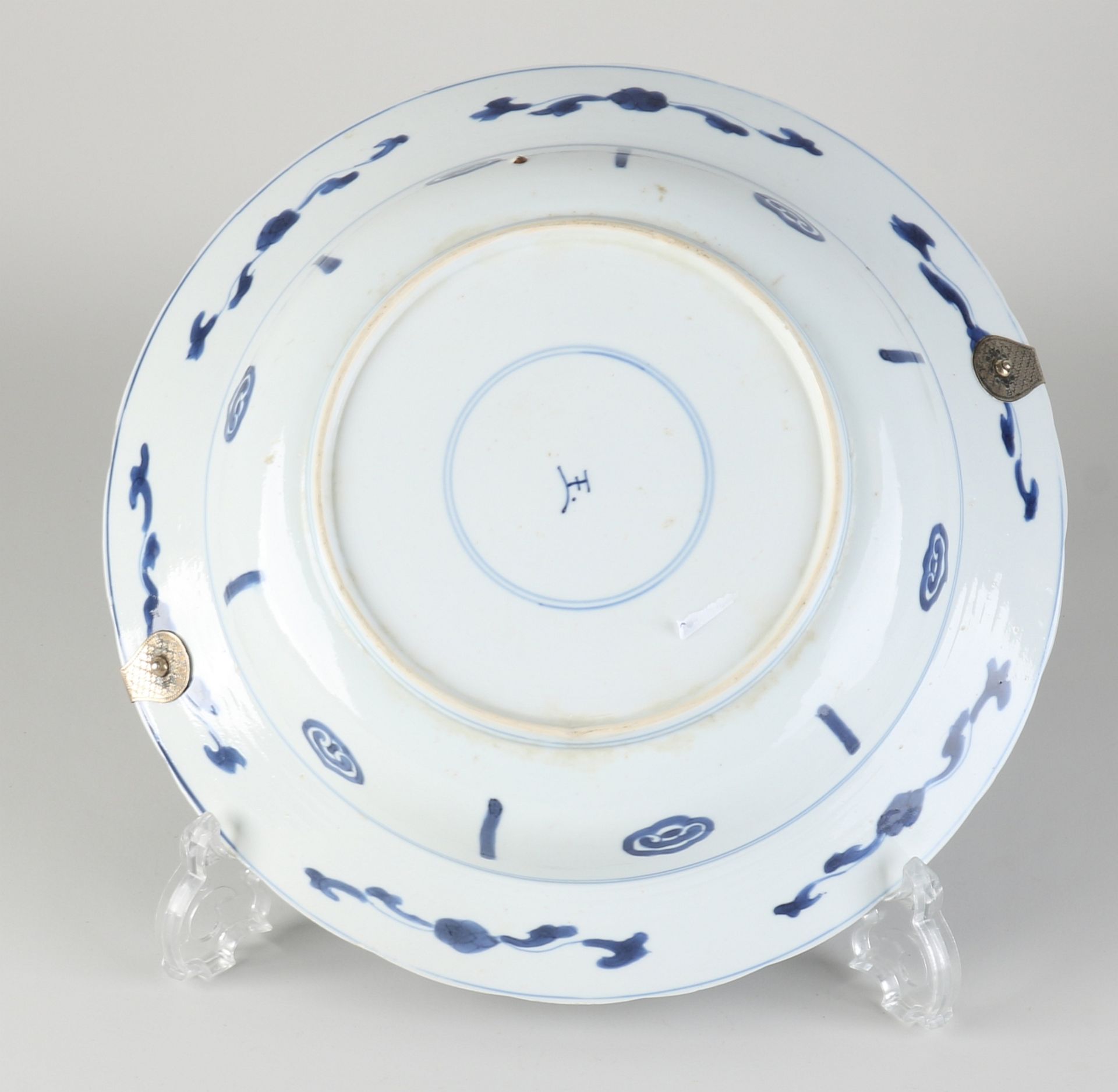 17th - 18th century Chinese Kang Xi dish Ø 28 cm. - Image 3 of 3