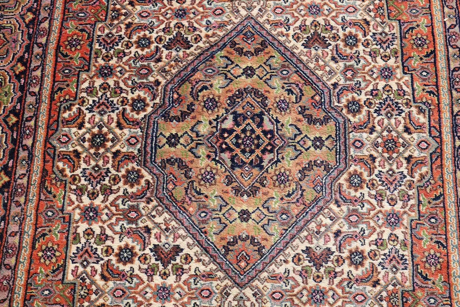 Persian carpet, 184 x 120 cm. - Image 2 of 3