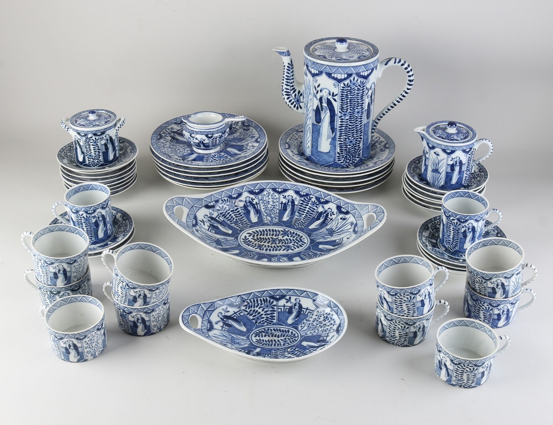 Antique tableware with Long List decor