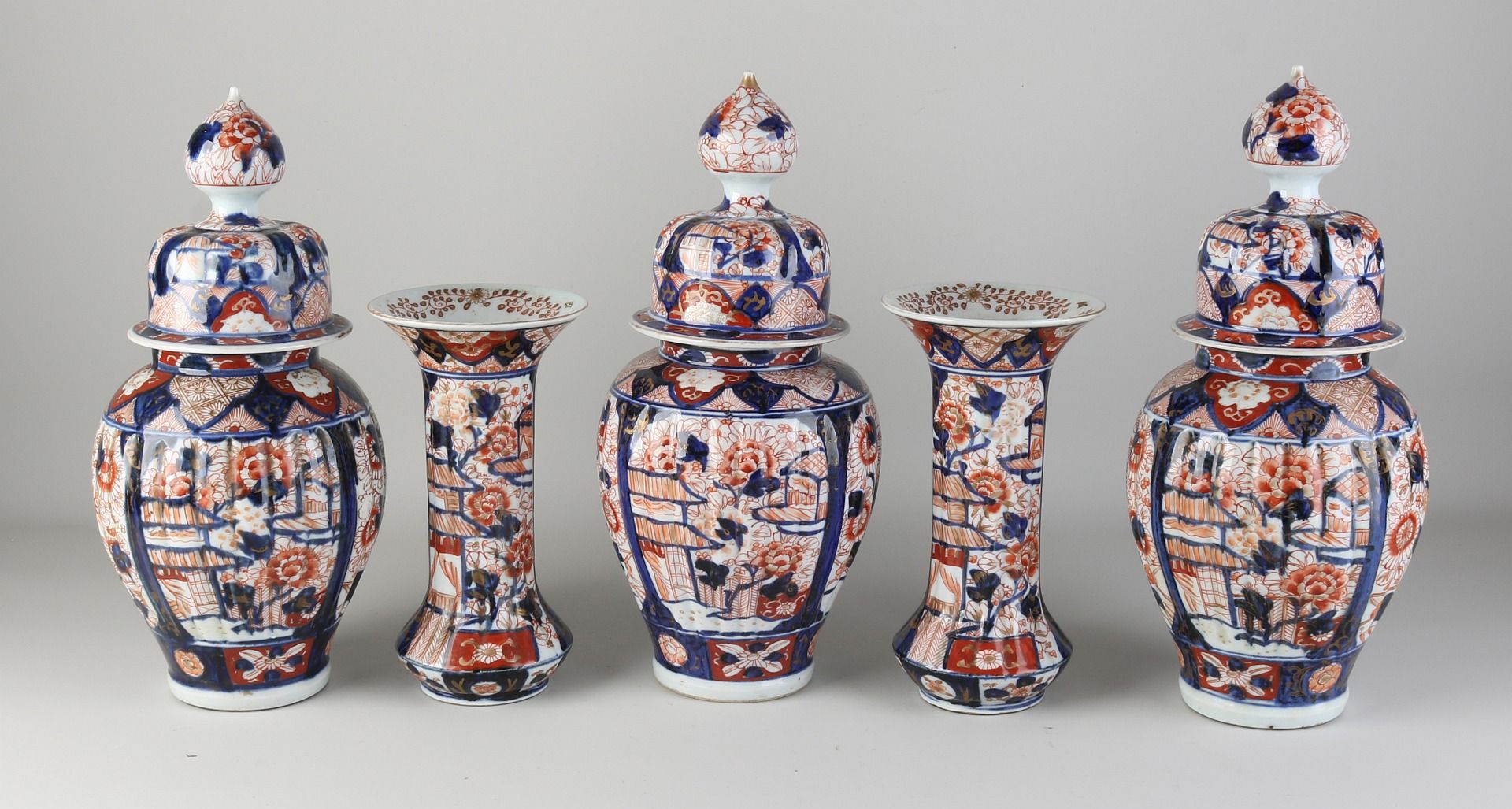 Five-piece Japanese Imari cabinet set